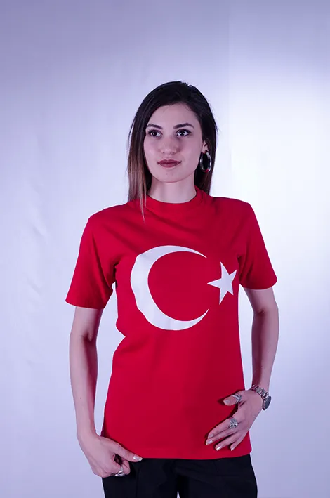 İzmir kurumsal ve toplu sipariş ekipleri için 29 Ekim Cumhuriyet baskılı tişört — İlke Tekstil Denizli üretimi